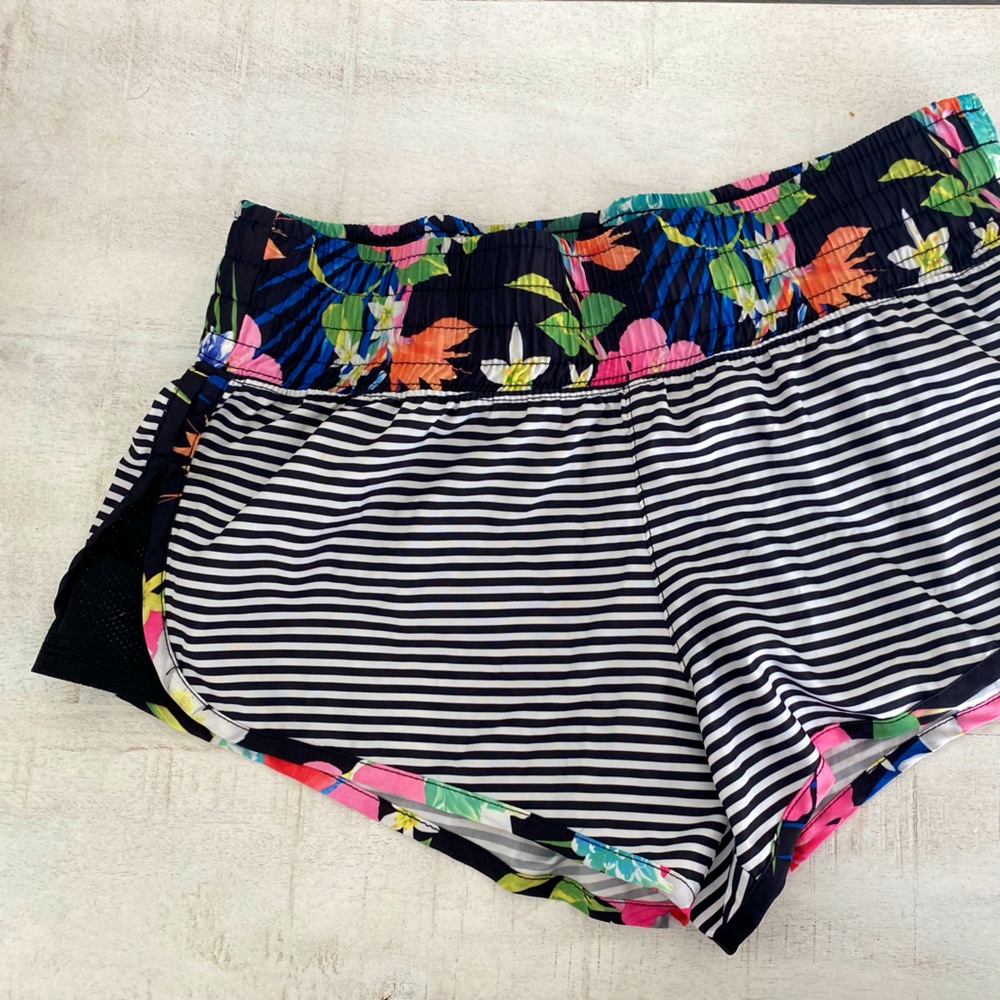 Bright floral trim swim shorts small